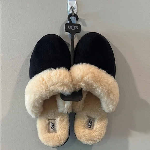 UGG | Shoes | Ugg Black And Cream Cozy Slippers | Poshmark display picture 2